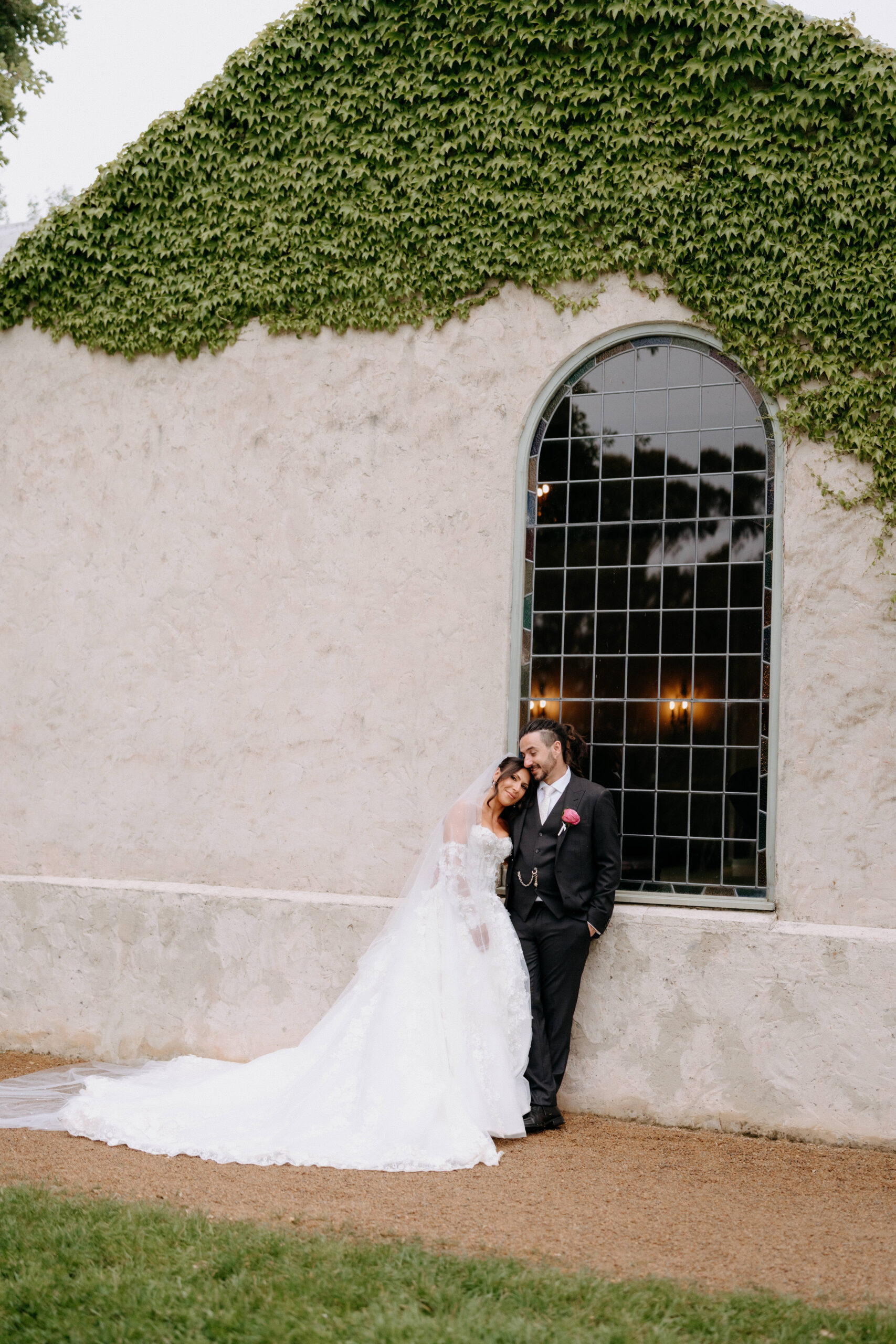 Kristen and Michael’s Stones of the Yarra Valley wedding captured by Melbourne photographer Glen Nicholls.